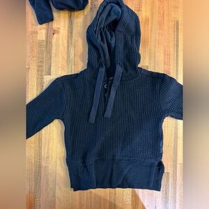 Little Bipsy black waffle 3/4 button up. Size 6-12 months. Great condition.